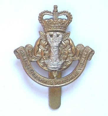 Leicestershire & Derbyshire EIIR bi-metal cap badge by JR Gaunt, London circa 1957-63..