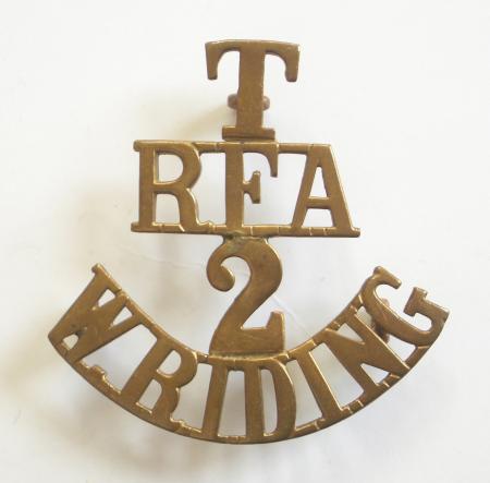 T / RFA / 2 / W. RIDING WWI brass Yorkshire Royal Field Artillery shoulder title circa 1908-21