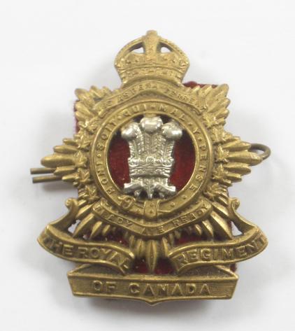 WW2 period The Royal Regiment of Canada Cap Badge