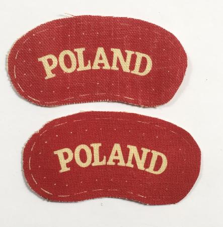 POLAND WW2 pair of printed Polish nationality shoulder titles.
