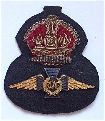 WW2 Royal Canadian Air Force rare Chaplain?s cap badge.