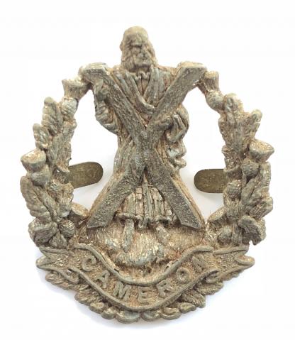 QO Cameron Highlanders WW2 plastic economy glengarry badge