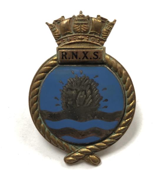 Royal Naval Auxiliary Service cap badge c1963-94