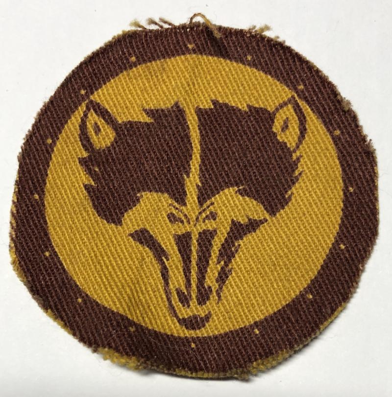 8th Armoured Brigade WW2 printed cloth formation sign.