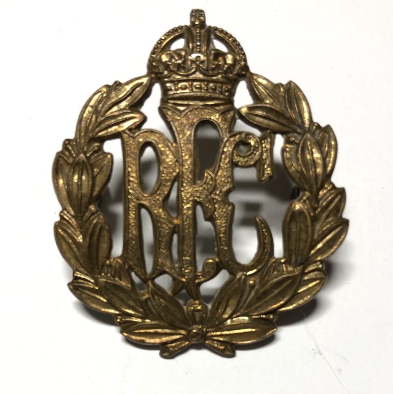 Royal Flying Corps WW1 RFC cap badge.