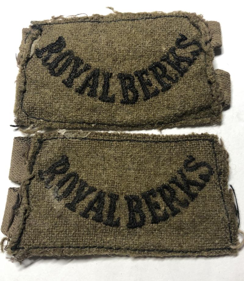 Royal Berkshire Regiment pair of WW2 slip-on shoulder titles.