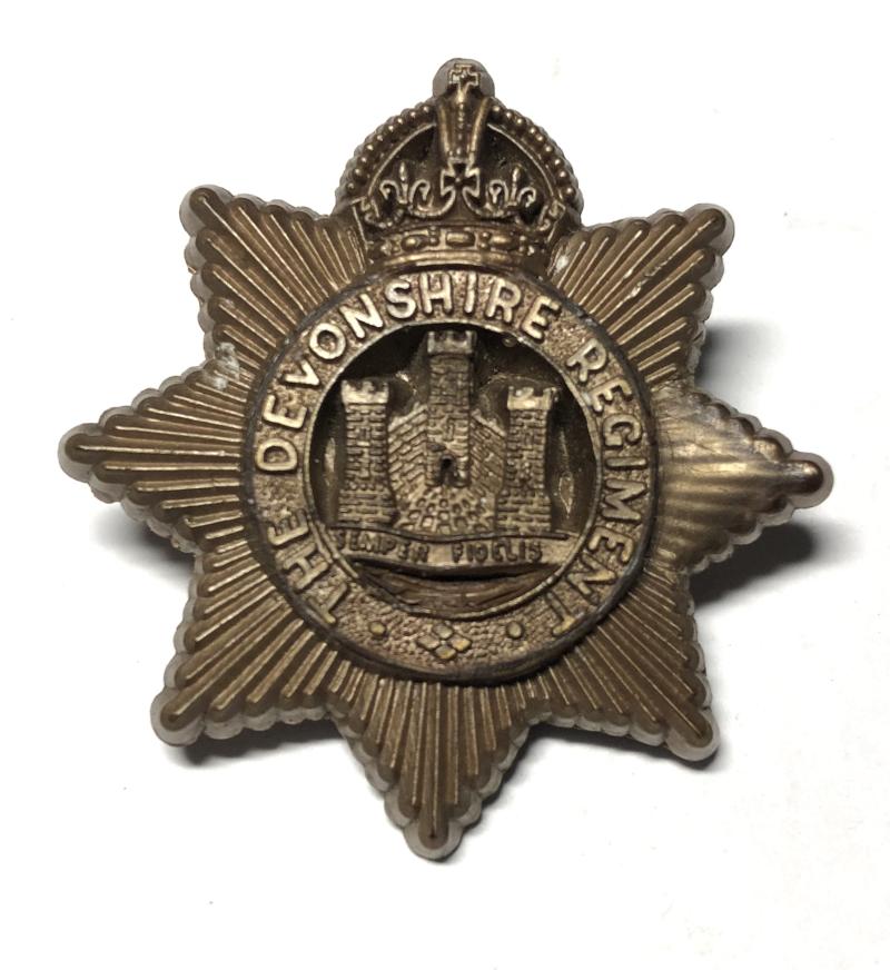 Devonshire Regiment WW2 plastic cap badge by A. Stanley & Sons