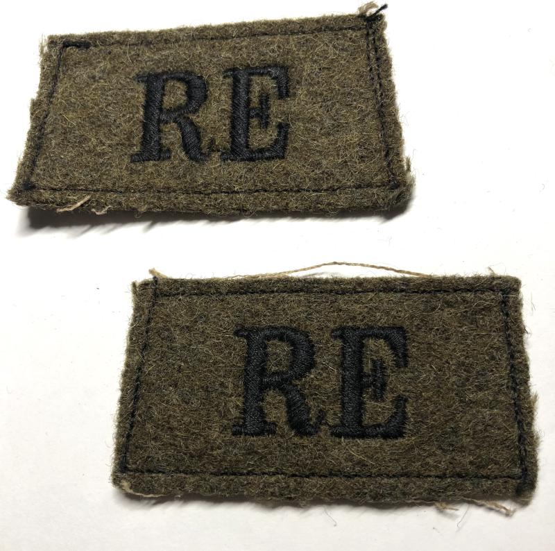 Royal Engineers pair of WW2 slip-on shoulder titles.