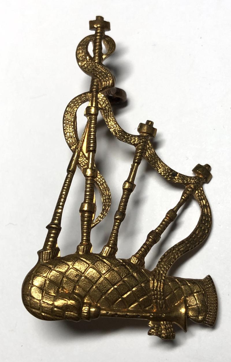 Scottish Military Piper's variation bagpipes sleeve badge.