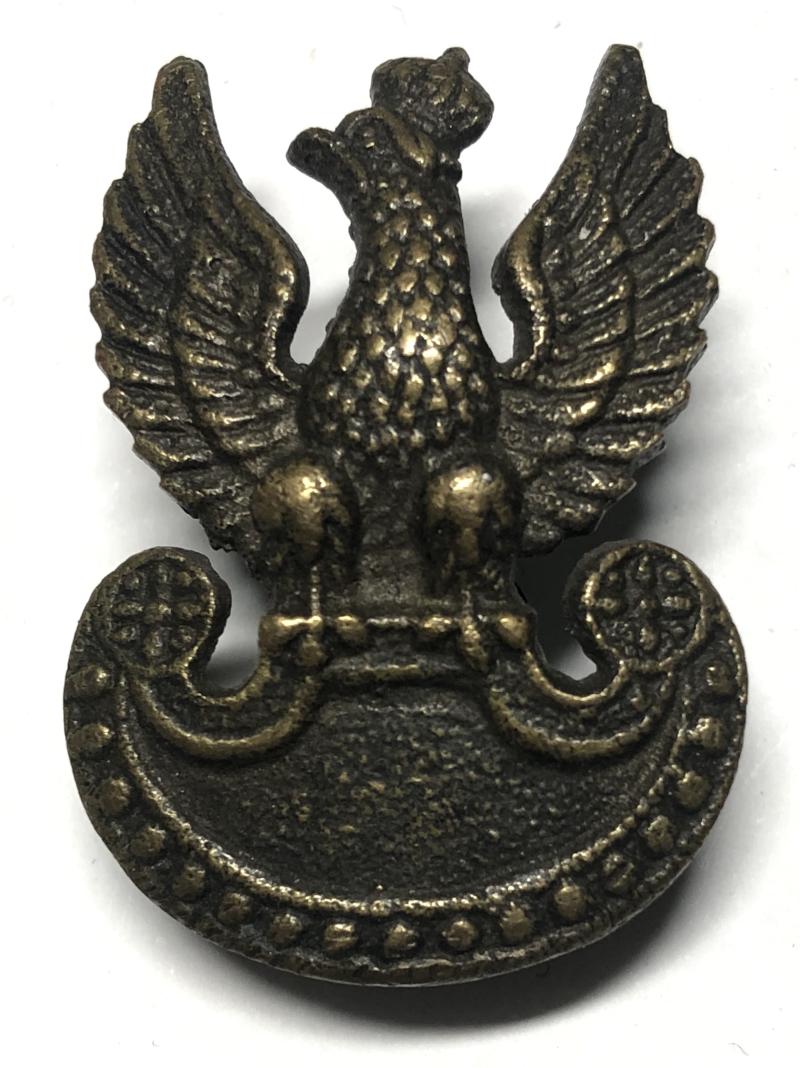 Free Polish Army WW2 cap badge.