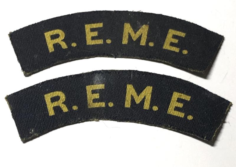 R.E.M.E. WW2 pair of printed shoulder titles.