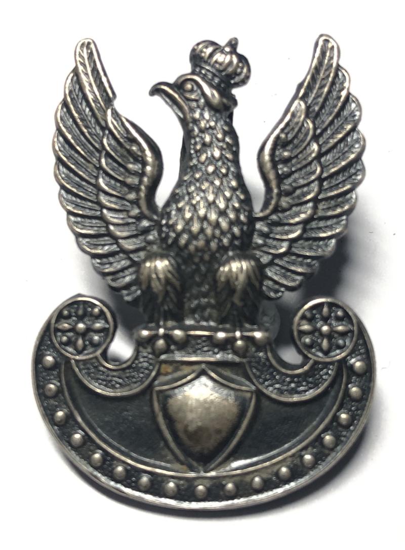 WW2 Free Polish Forces beret badge.