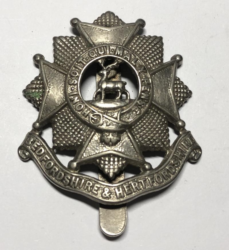 Bedfordshire & Hertfordshire Regiment WW2 cap badge.