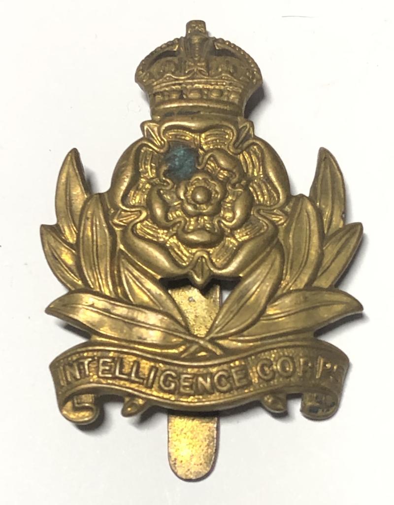 Intelligence Corps WW2 cap badge.