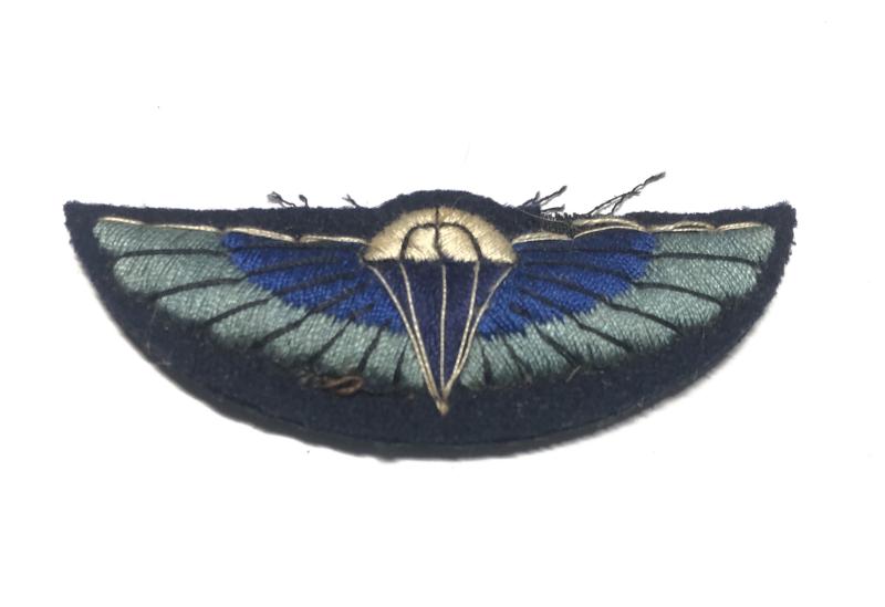 SAS WW2 Special Air Service cloth parachute / operations qualification wing.
