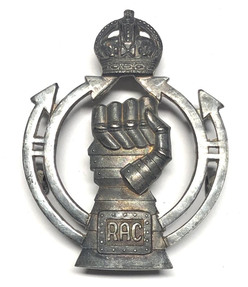 Royal Armoured Corps WW2 1941 silver beret badge by Gaunt..