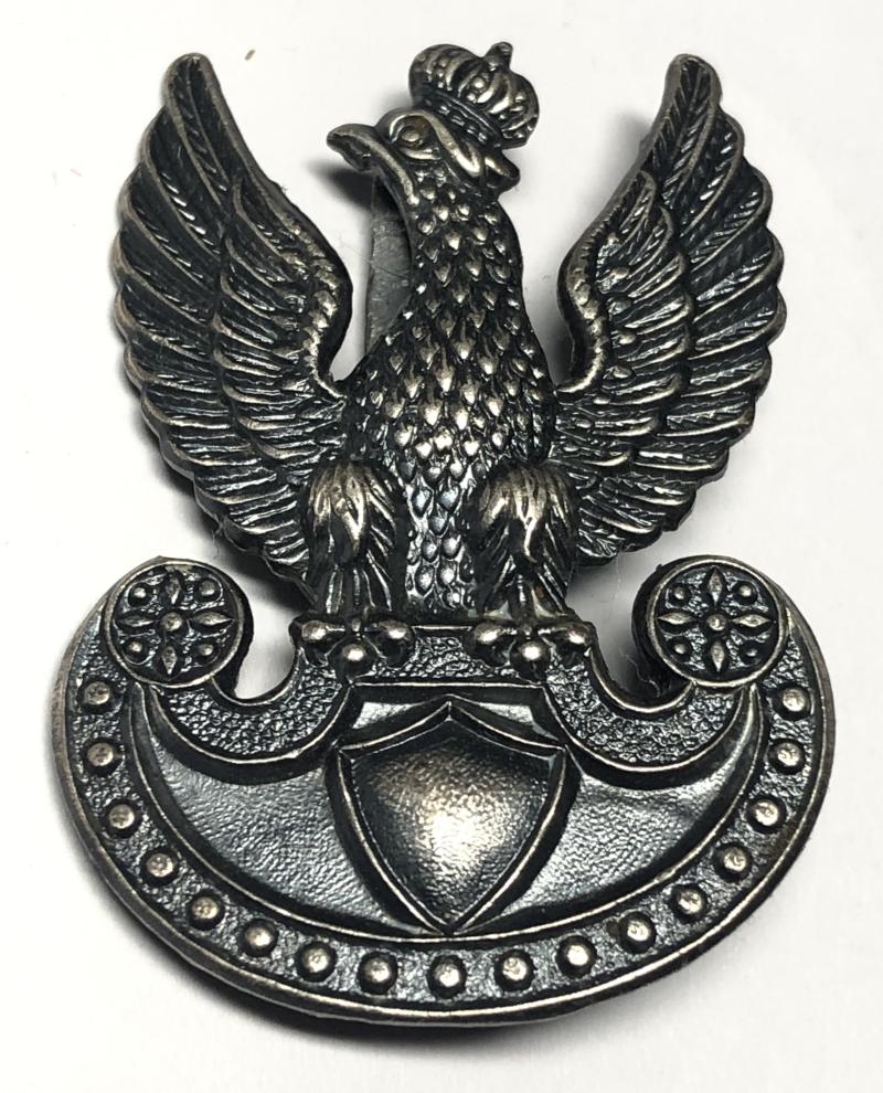 WW2 Free Polish Forces cap badge.