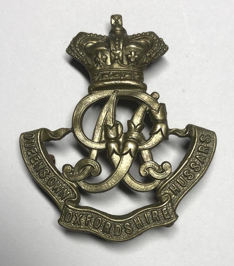 Queen's Own Oxfordshire Hussars cap badge.