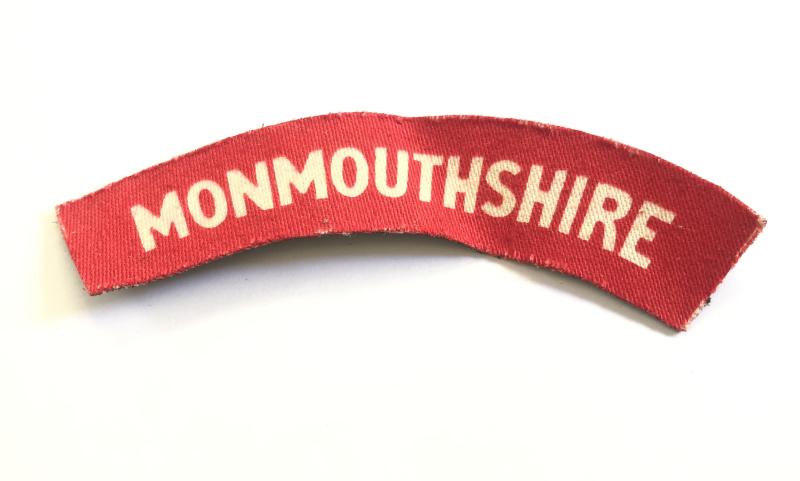 MONMOUTHSHIRE WW2 printed Welsh infantry shoulder title c. 1943-45.