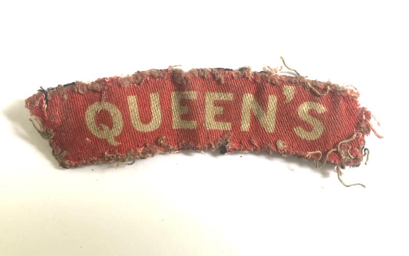 QUEEN'S Royal West Surrey WW2 printed infantry shoulder title c. 1943-45.